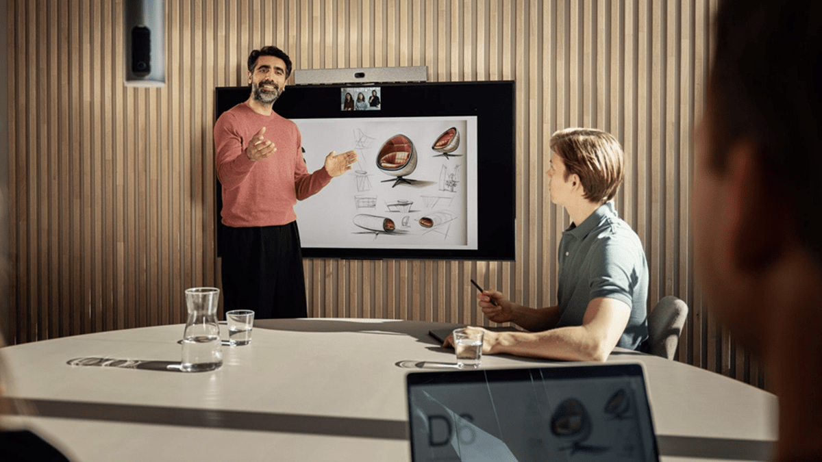 Neat introduced the Neat Bar Generation 2 in BYOD-only mode, streamlining collaboration for small to medium-sized rooms.