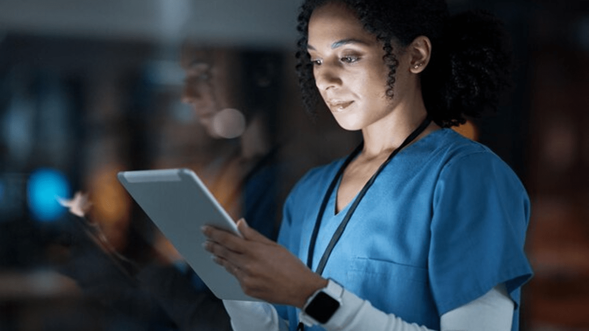 Mitel has emphasized the critical role of hybrid UC platforms in addressing the complex technological challenges faced by healthcare organizations.